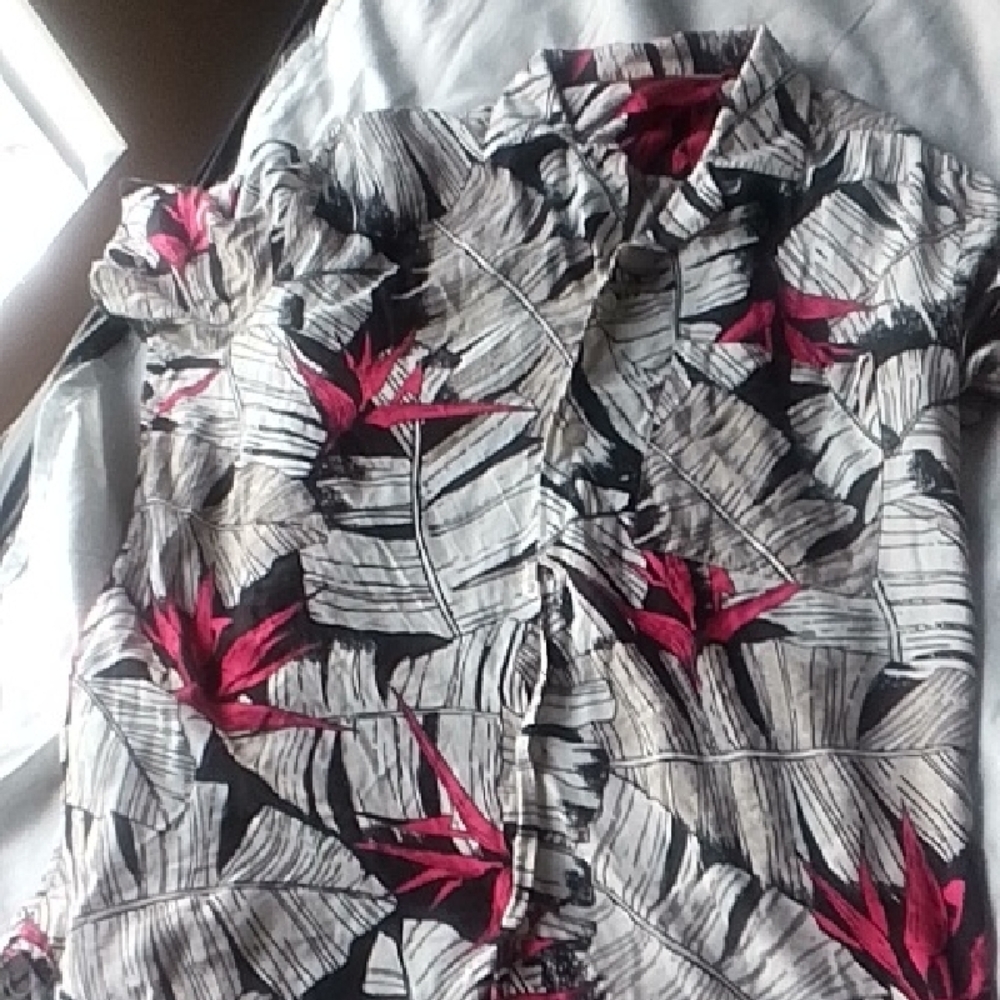 Hugo Boss Black and White Casual Button Down Shirt